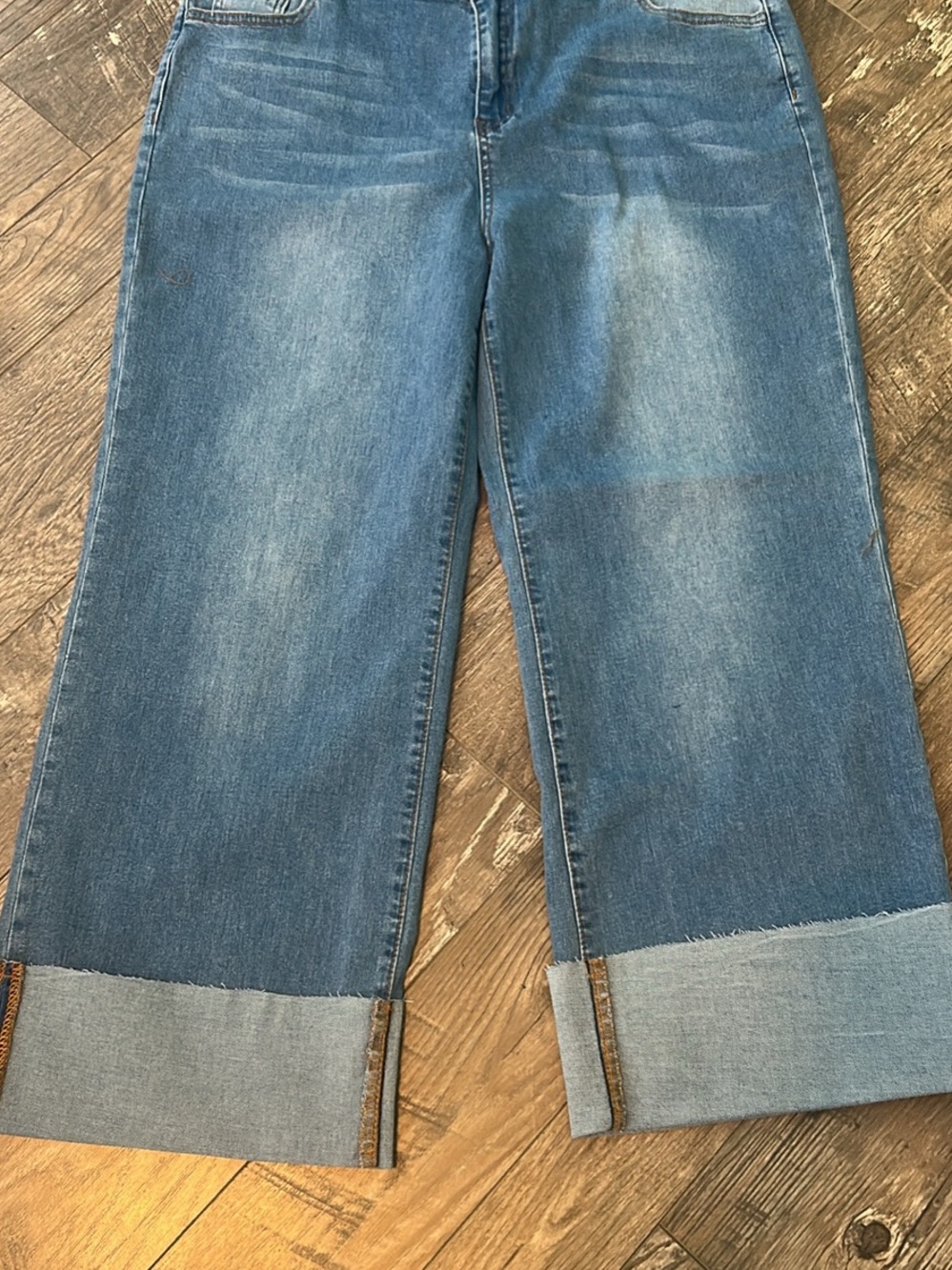 Kunmi High-Rise Wide-Leg Crop Jeans in Medium Blue size 18